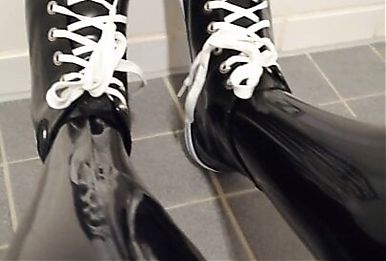 Latex sounds with stockings and sneakers